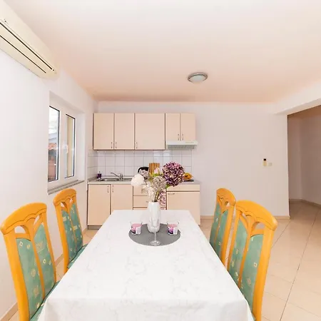 Seaside Apartment Bibinje
