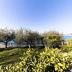 Seaside Apartman *