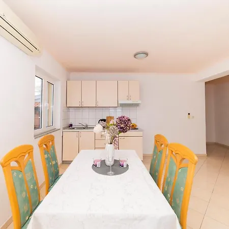 Seaside Apartment Bibinje