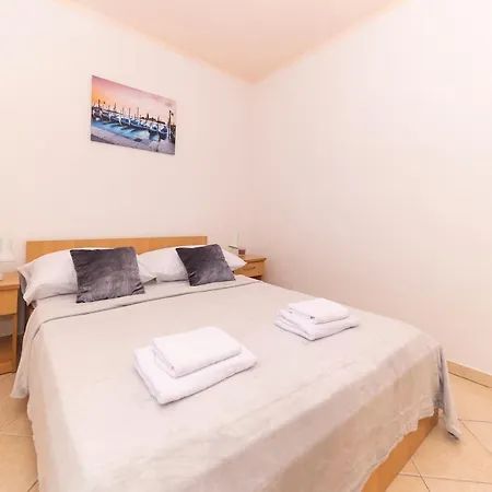 Apartment Seaside Bibinje